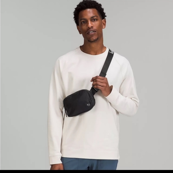 🆕️ LULULEMON EVERYWHERE BELT BAG BLACK WORDMARK 🖤🤍 - Picture 6 of 8